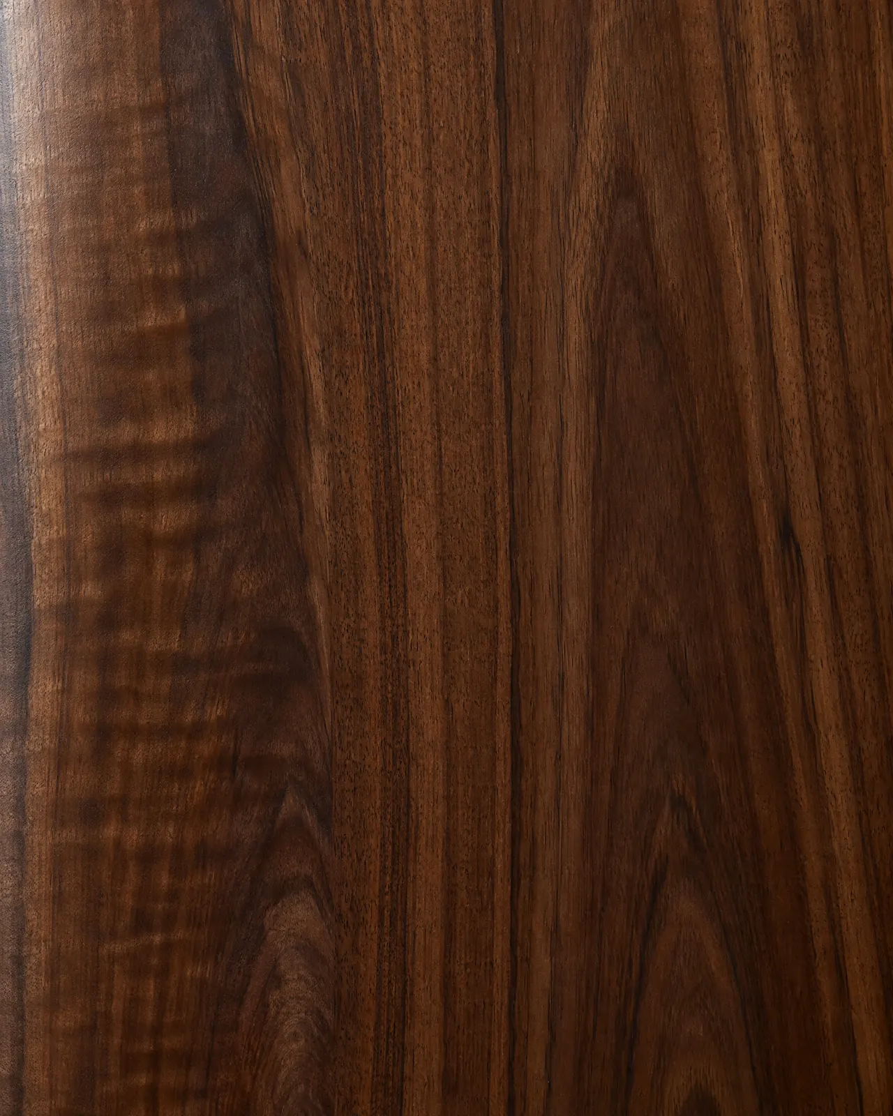 Oiled American black walnut showing straight rift grain